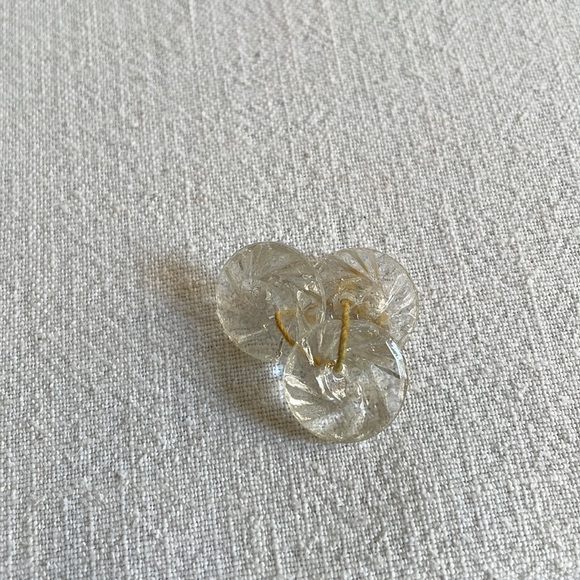 Assortment of vintage clear glass and plastic buttons - Picture 8 of 16